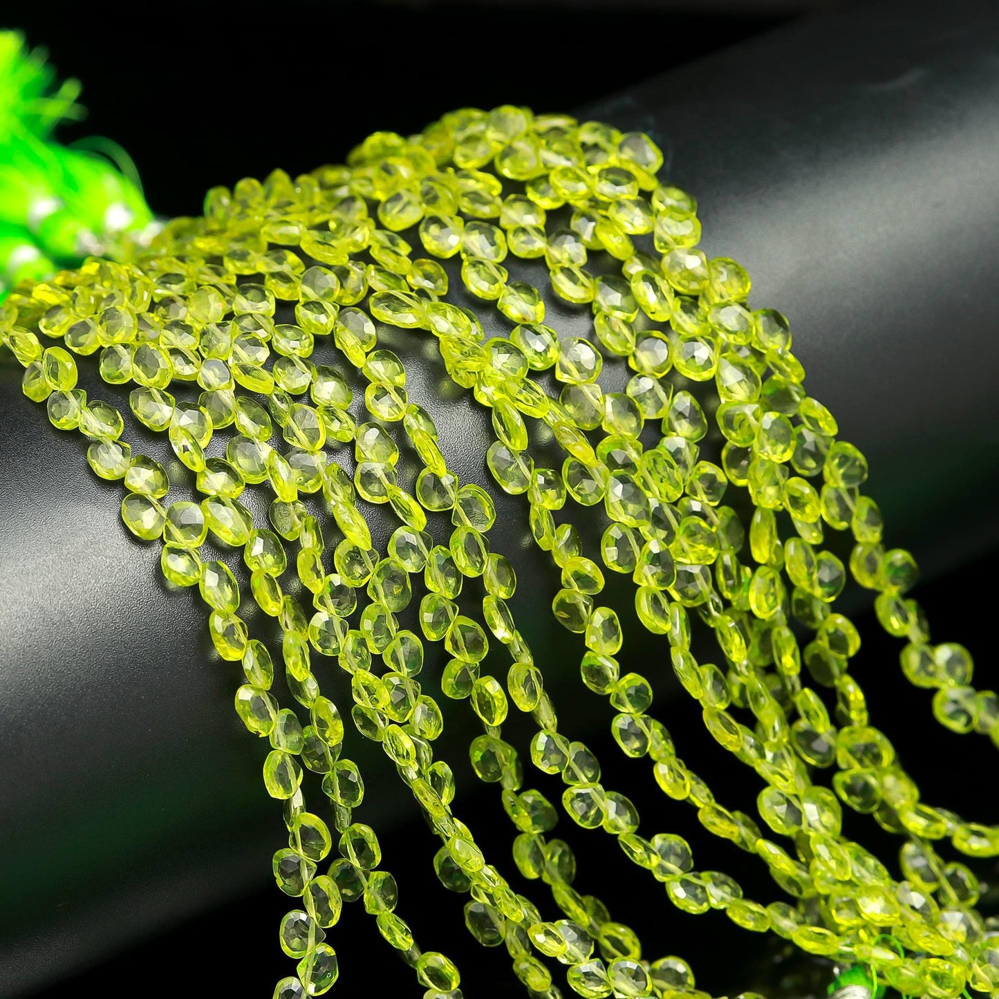 Parrot Green Peridot Heart Shape Beads Natural Peridot Faceted Heart Shape 5-6 MM Briolettes for Designer Jewelry Necklace Pendant Making