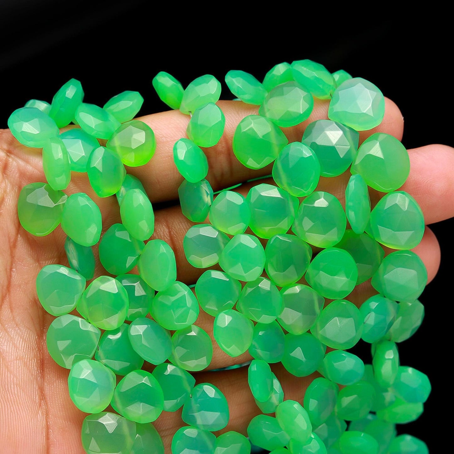 Chrysoprase Chalcedony Faceted Beads Natural Chrysoprase Heart Shape 10-11 MM Briolettes Beads for Jewelry Necklace Pendant Earrings Making