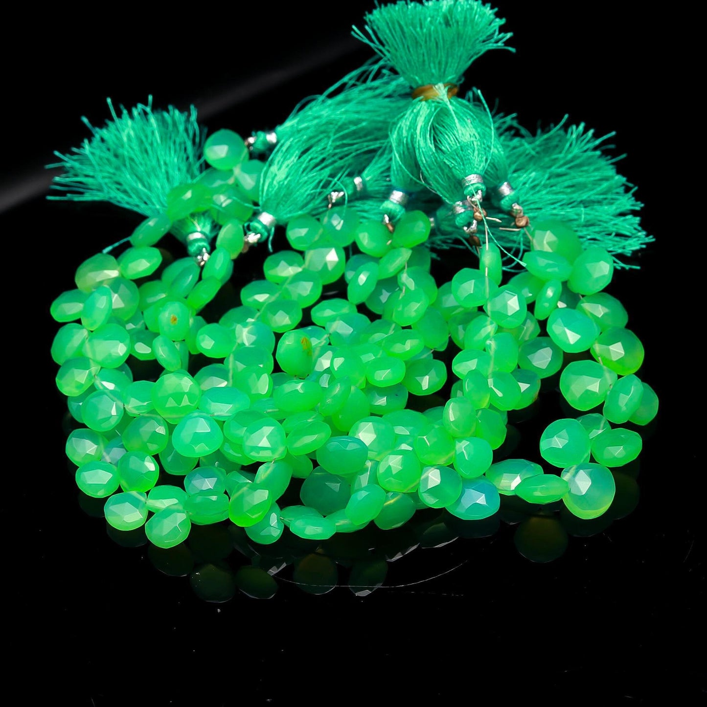 Chrysoprase Chalcedony Faceted Beads Natural Chrysoprase Heart Shape 10-11 MM Briolettes Beads for Jewelry Necklace Pendant Earrings Making